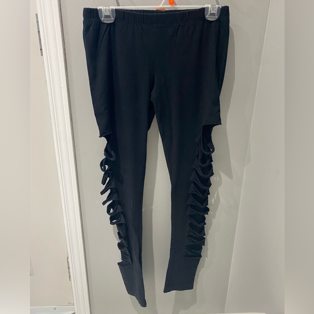 Divided Black Leggings with Side Cutouts